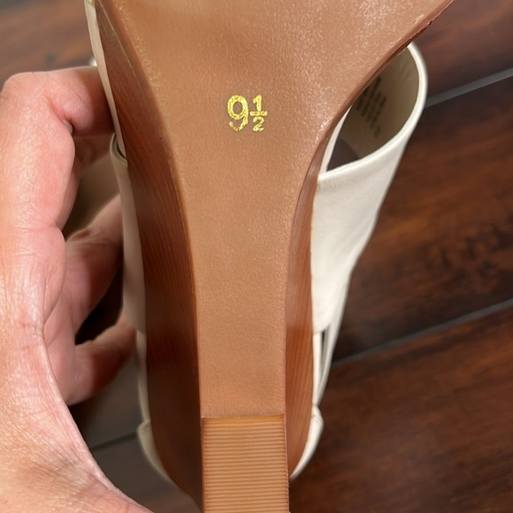 Seychelles Suave Leather Wedges Sandals size 9.5 in Natural Strappy Chic New - Picture 9 of 9